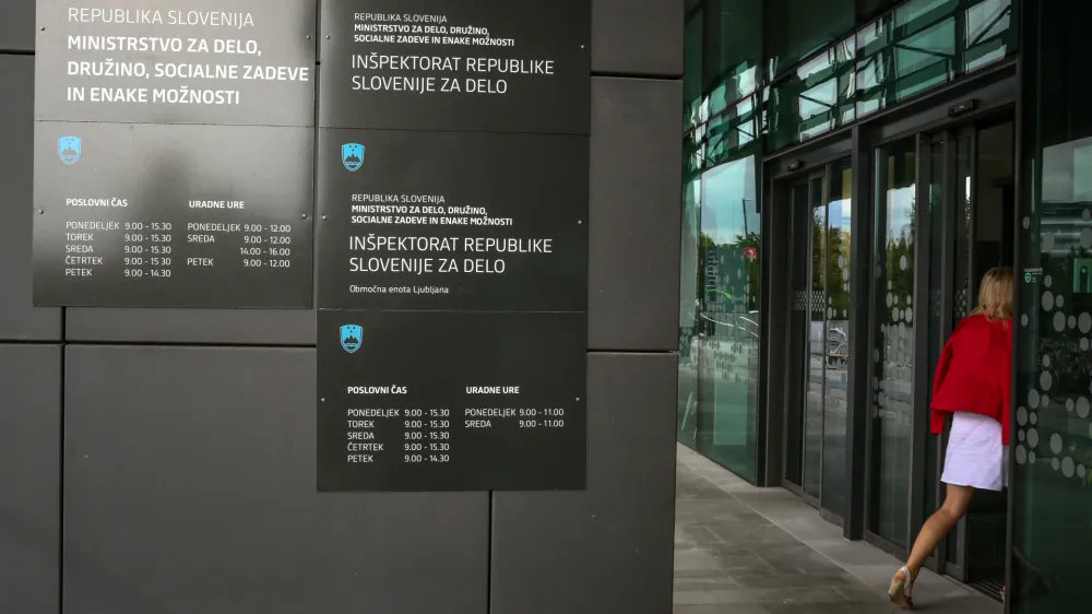 In&scaron;pektorat za delo je od lanskega junija zapustilo že devet zaposlenih, z začetkom aprila bodo od&scaron;li &scaron;e dodatni &scaron;tirje zaposleni. In&scaron;pektorat že vsaj leto dni nima zaposlenih toliko ljudi, kot bi jih po določenih kvotah lahko imel.&nbsp;