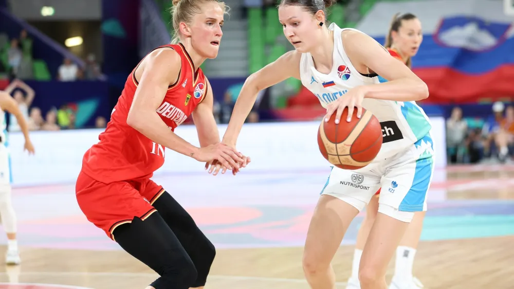 Aj&scaron;a Sivka je že s 15 leti od&scaron;la v Francijo, v zadnji sezoni pa je igrala pri klubu Schio v Italiji, kjer bo tudi naslednja tri leta. 