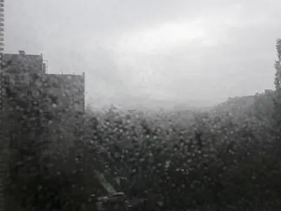 - 28.05.2019 - simbolična fotografija - nepremičnine, davek, stavba, najemnina, stanovanje, stanovanjski sklad, deževje - zaro&scaron;eno okno - vlaga - prezračevanje     //FOTO: Jaka Gasar