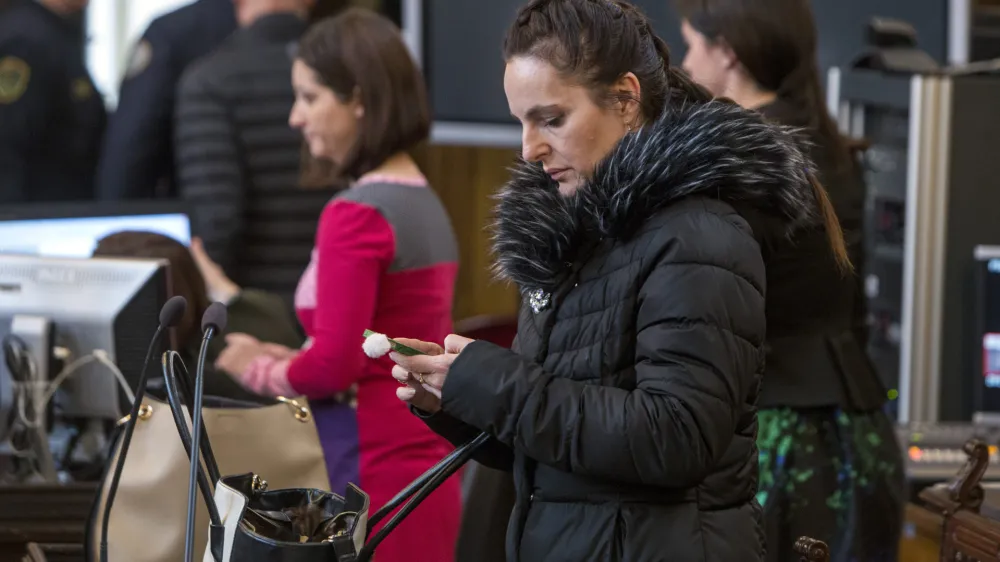 - tožilka Mateja Gončin- 20.03.2018 - izrek sodbe v ponovljenem sojenju 15 obtoženim v zadevi Balkanski bojevnik &ndash; sojenje Draganu To&scaron;iču, domnevnemu vodji slovenskega dela narkokartela t.i. kokainskega kralja Darka &Scaron;arića ter &scaron;e 15 soobdolženim - tihotapili več ton kokaina iz Južne Amerike v Evropo - //FOTO: Matjaž Ru&scaron;t
