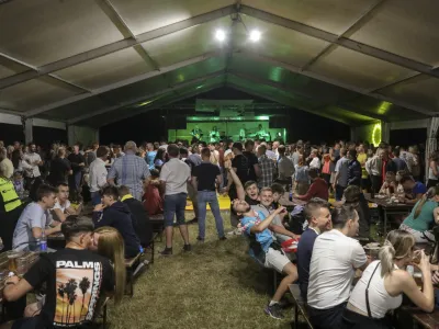 Gasilsko zvezo Slovenije skrbi, da bo nova uredba o zvoku in prireditvah ogrozila prihodnost gasilskih veselic. Foto: Jaka Gasar&nbsp;