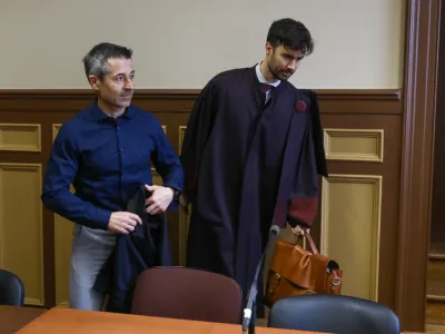 Jože Kojc (levo) z zagovornikom Mihom &Scaron;o&scaron;ićem, ki je predlagal izločitev dokazov iz spisa.