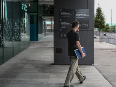 Glavna delovna in&scaron;pektorica Katja Čoh Kragolnik je potrdila, da jih je lani obiskal in&scaron;pektor za javni sektor, ki je med drugim preverjal začasno premestitev javne uslužbenke z in&scaron;pektorata za delo v drug državni organ in njeno vrnitev na in&scaron;pektorat. Foto: Luka Cjuha&nbsp;