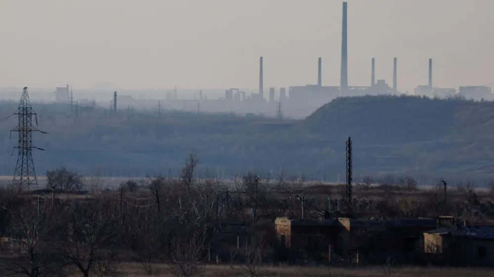A view shows an area near the Avdiivka Coke and Chemical Plant in the town of Avdiivka in the course of Russia-Ukraine conflict, as seen from Yasynuvata (Yasinovataya) in the Donetsk region, Russian-controlled Ukraine, February 15, 2024. REUTERS/Alexander Ermochenko