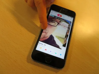 aplikacija tinder, zmenkanje