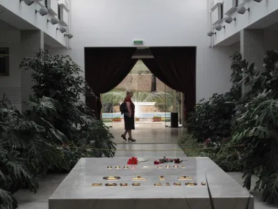 grob Josip Broz - TITO<br><br><br>- 3.11.2013 BEOGRAD - Hi&scaron;a cvetja - mavzolej nekdanjega predsednika SFRJ Josipa Broza Tita na Dedinjah kjer so 26.10.2013 pokopali Jovanko Broz,<br><br> <br> //FOTO: Luka Cjuha