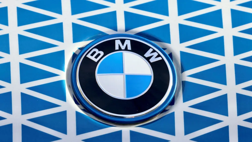 FILE PHOTO: The logo of German automaker BMW is seen in Brussels, Belgium February 28, 2023. REUTERS/Yves Herman/File Photo