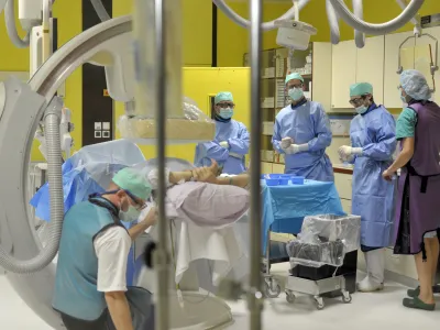 - ilustrativna fotografijazdravstvo, zdravniki, zdravstvene preiskave, radiologija, bolni&scaron;nica, zdravje, medicina, radiologi- Klinični in&scaron;titut za radiologijo UKC v Ljubljani ob mednarodnem dnevu radiologije predstavili nove metode zdravljenja;//FOTO: Tomaž Zajel&scaron;nik