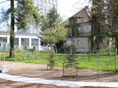 Vilo ob Bleiweisovem parku bo občina odkupila in poru&scaron;ila. Foto: Roman Repnik
