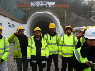 tur&scaron;ki delavci podjetja Vapi Markezi,  - 12.12.2023 &ndash; Viadukt Gabrovica - otvoritev - končana glavna gradbena dela na viaduktu Gabrovica v organizaciji družbe 2TDK //FOTO: Bojan Velikonja