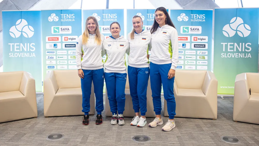 Ljubljana, Kristalna palaca BTC.<br>Novinarska konferenca zenske teniske reprezentance pred kvalifikacijskim obracunom za nastop na zakljucnem turnirju pokala Billie Jean King proti Slovaski.