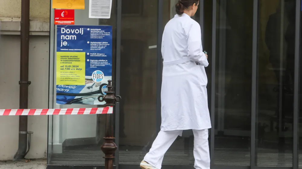 - Onkolo&scaron;ki in&scaron;titut,- 01.03.2024 &ndash; stavka zdravnikov - začeli uveljavljati umiki soglasij zdravnikov za nadurno delo, s čimer Fides zaostruje stavko, ki poteka že sedem tednov. //FOTO: Bojan Velikonja