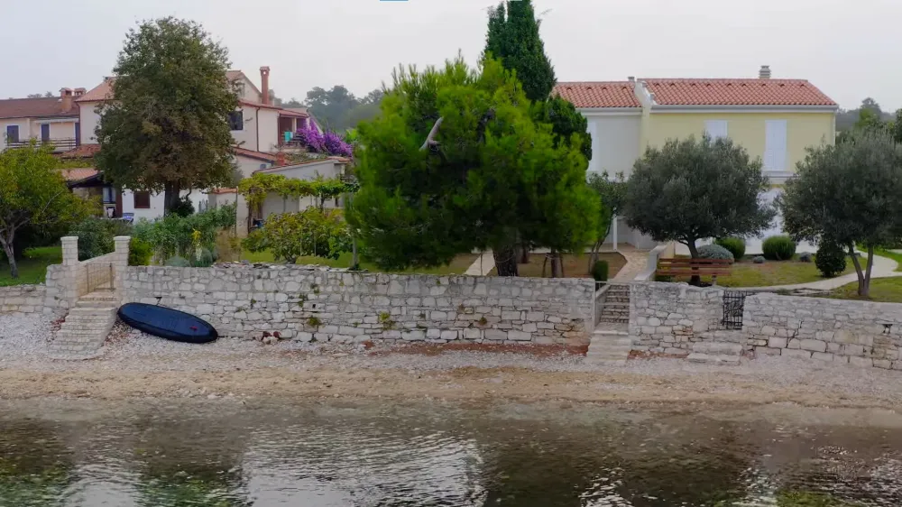 Župan Umaga opozarja na anarhijo zaradi črnih gradenj.