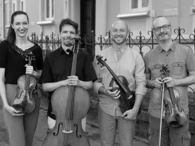 Godalni kvartet Carpe artem bo igral dela Huga Wolfa, Viktorja Parme, Tomaža Sveteta in Dominika Jak&scaron;iča.&nbsp;