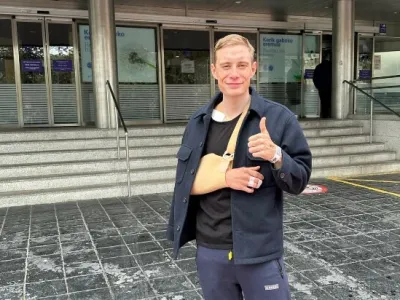 Jonas Vingegaard ob prihodu iz bolni&scaron;nice.