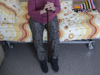 - simbolična fotografija &ndash; starej&scaron;i občani &ndash; starostniki - upokojenci- 20.01.2023 - SeneCura - Dom starej&scaron;ih občanov Komenda, Juhantova pot 9, //FOTO: Jaka Gasar