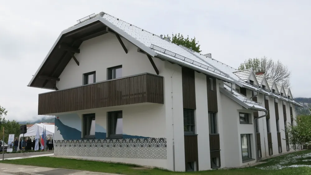Nova stanovanja nepremičninskega sklada pokojninskega in invalidskega zavarovanja so namenjena najemu upokojencev. Foto: STA