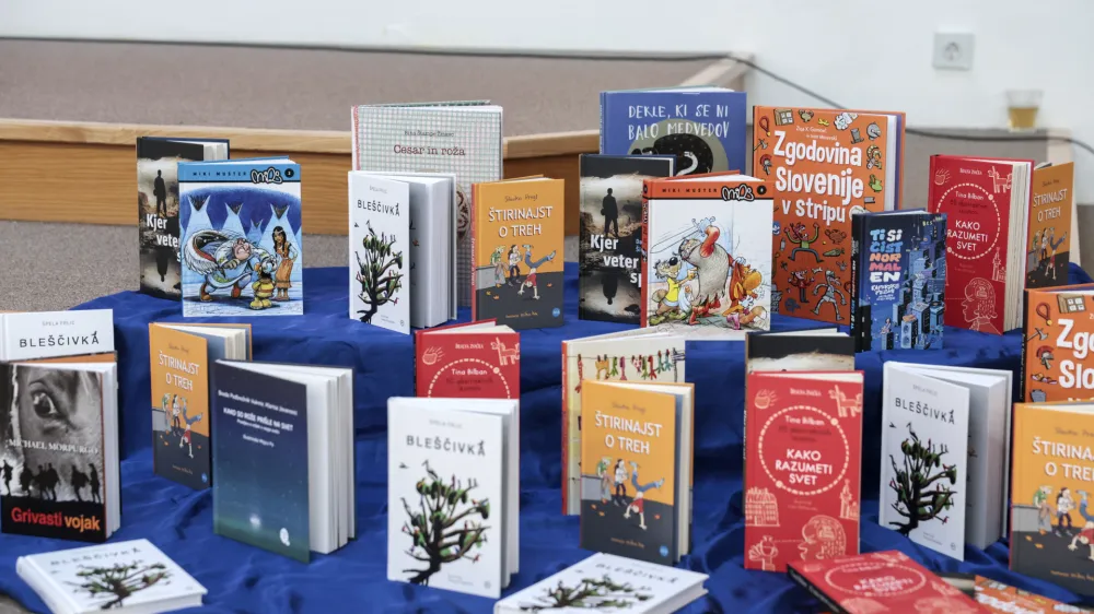 - knjige - romani<br><br>- 26.02.2024 - Osnovna &scaron;ola O&Scaron; &Scaron;kofja Loka &ndash; Mesto, nastop pisateljice &Scaron;pele Frlic v podpori podjetja Sax Konstrukcije, Gazele gorenjske regije 2023 v sklopu sodelovanja med projektoma slovenska Gazela in Bralna značka.<br> <br>//FOTO: Jaka Gasar