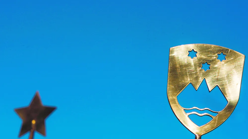 ilustrativna fotografija, zvezde, zvezda, praporji, partizani, NOB, slovenski grb- 65. obletnica vrnitve Primorske k matični domovini - Koper 2012, praznik vseh Primork in Primorcev - Primorska zavedno   //FOTO: Bojan Velikonja