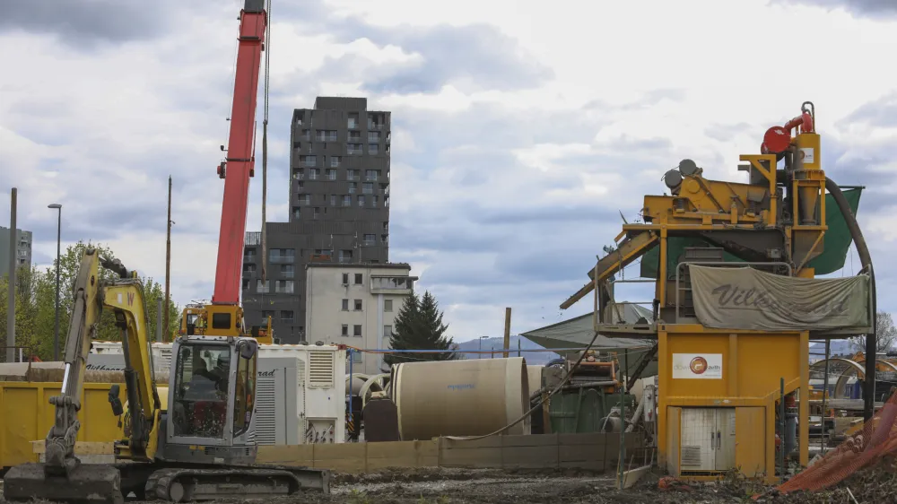 gradbi&scaron;če Vilharjeva - Vilharia<br><br>17.4.2023, gradnja stanovanj, gradbi&scaron;če, stanovanjska problematika<br><br>FOTO: Luka Cjuha