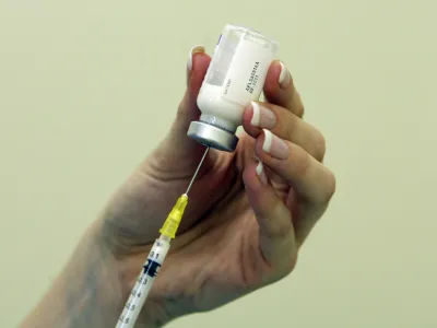 cepivo pandemrix- Zdravstveni dom Fužine - cepljenje proti pandemski gripi, ki povzroča virus A (H1N1)  ///FOTO: Luka CjuhaOPOMBA: ZA OBJAVO V ČASOPISU DNEVNIK