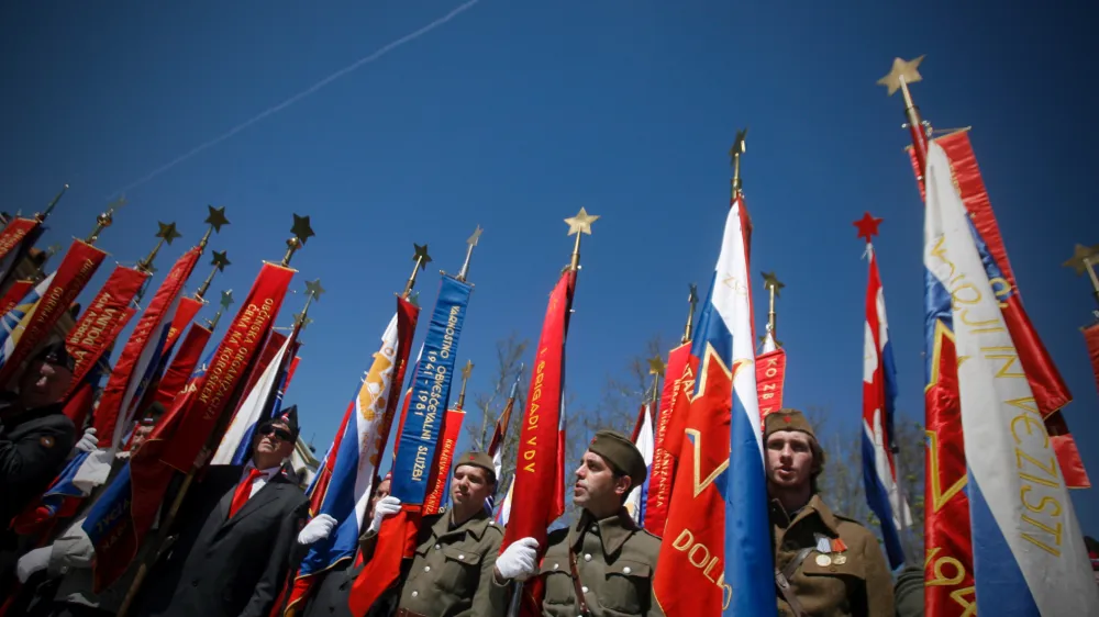 prapor&scaron;čaki - proslava - državni praznik 27. april Dan upora proti okupatorju - Zveza združenj borcev NOB Slovenije zbrali sredstva in organizirali vseslovensko proslavo, ker je Vlada zaradi varčevanja odpovedala državno proslavo    //FOTO: Bojan Velikonja