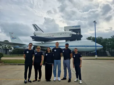  Hano Wolf in Aljaža Ritmaniča, Anžetu Jarcu in Marku Jeraju. F Arhiv BIC Ljubljana  F Arhiv BIC Ljubljana