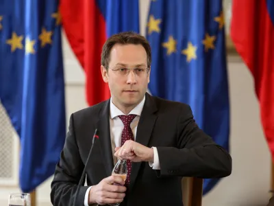 kandidat za Ustavnega sodnika RS DDr. Klemen Jaklič, predavatelj na ameri&scaron;ki Univerzi Harvard, kjer predava s področij ustavnega prava, moralne teorije, etike, človekovih pravic in demokracije.    - 21.03.2017 - javna predstavitev drugega kandidata za sodnika Ustavnega sodi&scaron;ča RS Klemna Jakliča v predsedni&scaron;ki palači -.    //FOTO: Luka Cjuha