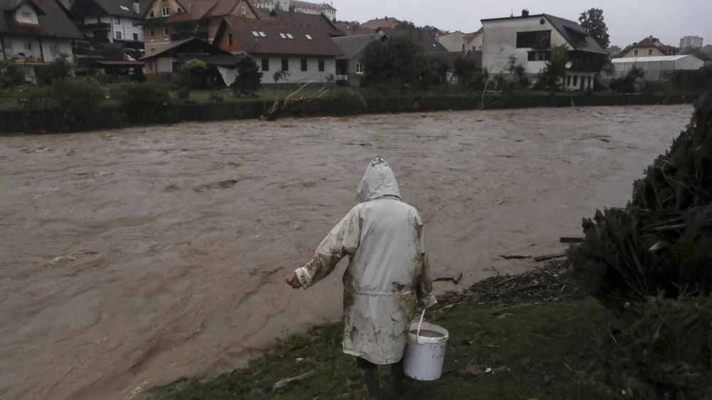 &Scaron;kofja Loka - Pu&scaron;tal05.08.2023 najhuj&scaron;e poplave v zgodovini Slovenije - slovenija pod vodo - poplave - sanacija - či&scaron;čenjeFOTO: Luka Cjuha