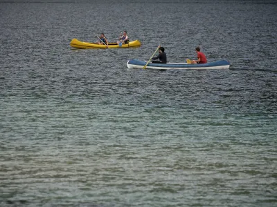 - Bohinj, kanuji, veslanje, jezero, čoln- Reportaža POLETJE //FOTO: Luka CjuhaOPOMBA: ZA OBJAVO ZA OBJAVO V PRILOGI &ndash; DNEVNIKOV OBJEKTIV - REPORTAŽA