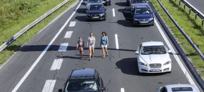 - 28.08.2016 - Gorenjska avtocesta - 10km prometni zastoj pred mejnim prehodom Karavanke na Jesenicah  //FOTO: Jaka Gasar