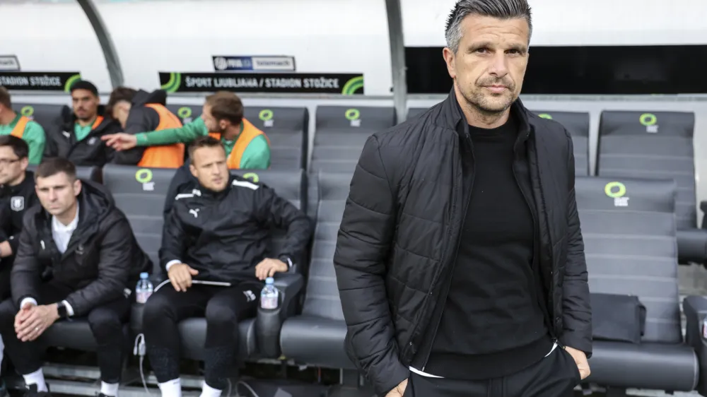 Triin&scaron;tiridesetleni Zoran Zeljković je na klop Olimpije sedel sredi oktobra lani, na njej pa je zdržal slabih sedem mesecev. Foto: Jaka Gasar