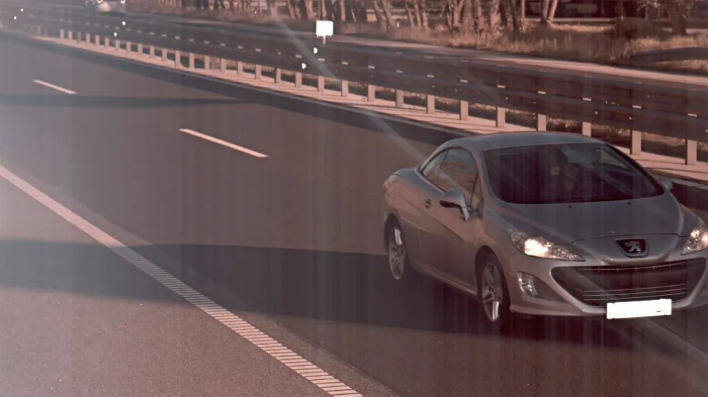 Divjanje mlade voznice.