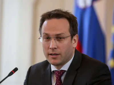 kandidat za Ustavnega sodnika RS DDr. Klemen Jaklič, predavatelj na ameri&scaron;ki Univerzi Harvard, kjer predava s področij ustavnega prava, moralne teorije, etike, človekovih pravic in demokracije.   - 21.03.2017 - javna predstavitev drugega kandidata za sodnika Ustavnega sodi&scaron;ča RS Klemna Jakliča v predsedni&scaron;ki palači -.    //FOTO: Luka Cjuha