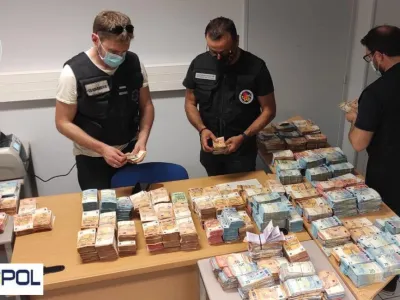 Hudodelske združbe obračajo ogromne vsote denarja.