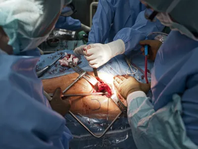 Operacija kolka, dr. Rasto Stok in dr. Peter Pavlov&Auml;Ťi&Auml;ŤFOTO: JAKA GASAR / NEDELJSKI