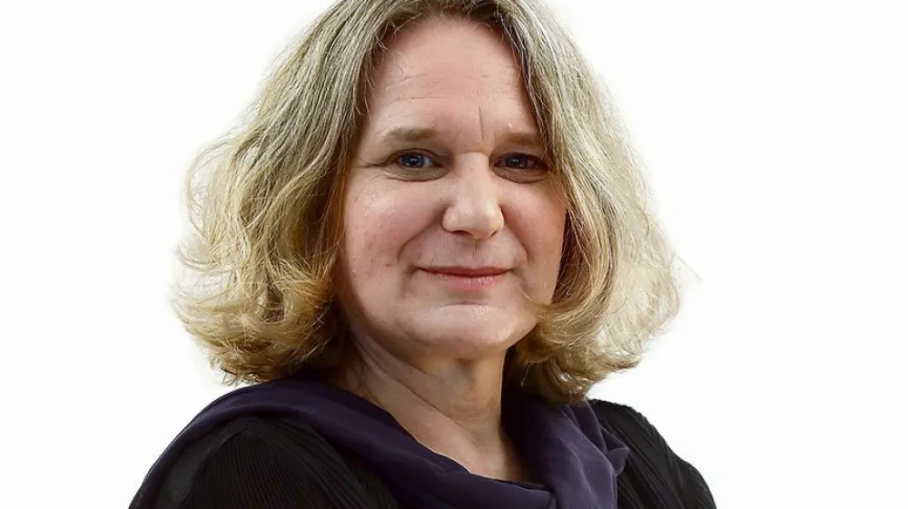 Mateja A Hrastar- Redakcija Dnevnik 2024 - portreti za komentarje in kolumne - kolumnisti - komentatorji &ndash; novinarji - portret //FOTO: Luka Cjuha