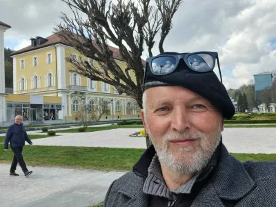 Ulični glasbenik in dobrodelnež Antonio Čemažar je s svojim petjem in lepimi gestami vrsto let lep&scaron;al vsakdan &scaron;tevilnim, ki so mu prisluhnili. Zdaj pomoč potrebuje sam. Foto osebni arhiv