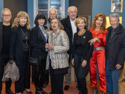 Na Ivana Debevca imajo vsi lepe spomine: Marko Kumer, Zorica Pesek, Nina Gazibara, Nata&scaron;a Dolenc, za njo Frenk Vengust, Boris Čamernik, Bernarda Lasan, Tanja Janc in Stane Jerko.&nbsp;