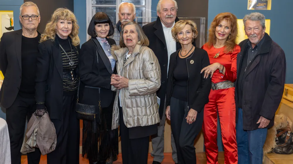 Na Ivana Debevca imajo vsi lepe spomine: Marko Kumer, Zorica Pesek, Nina Gazibara, Nata&scaron;a Dolenc, za njo Frenk Vengust, Boris Čamernik, Bernarda Lasan, Tanja Janc in Stane Jerko.&nbsp;