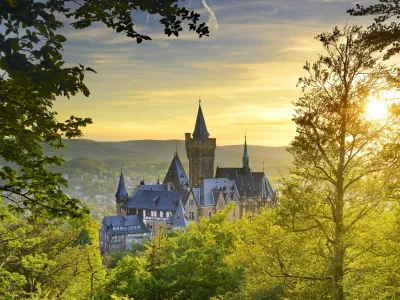Grad Wernigerode ob sončnem zahodu.&nbsp;