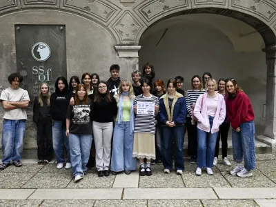 - 16.04.2024 - Dijaki S&Scaron;OF, Križanke. Projekt izposojevalnice koles v Domžalah.FOTO: Nik Erik Neubauer