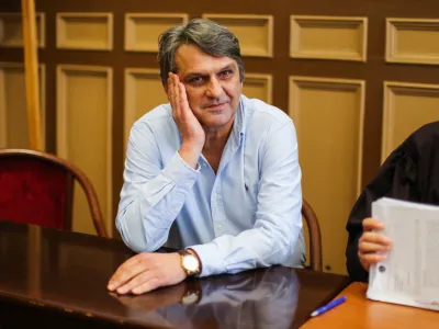 radiolog iz UKC Ljubljana Milo&scaron;evič Zoran,  - 05.06.2019 &ndash; sojenje zoper zdravnika Zorana Milo&scaron;eviča in soobtožene &ndash; korupcijska afera v zdravstvu - podkupovanje zdravnikov in drugih zaposlenih v zdravstvenih zavodih v zameno za izbor medicinskih materialov in zdravil - obtoženi naj bi prejeli več kot milijon evrov podkupnin v gotovini in celo v zlatih palicah. //FOTO: Bojan Velikonja