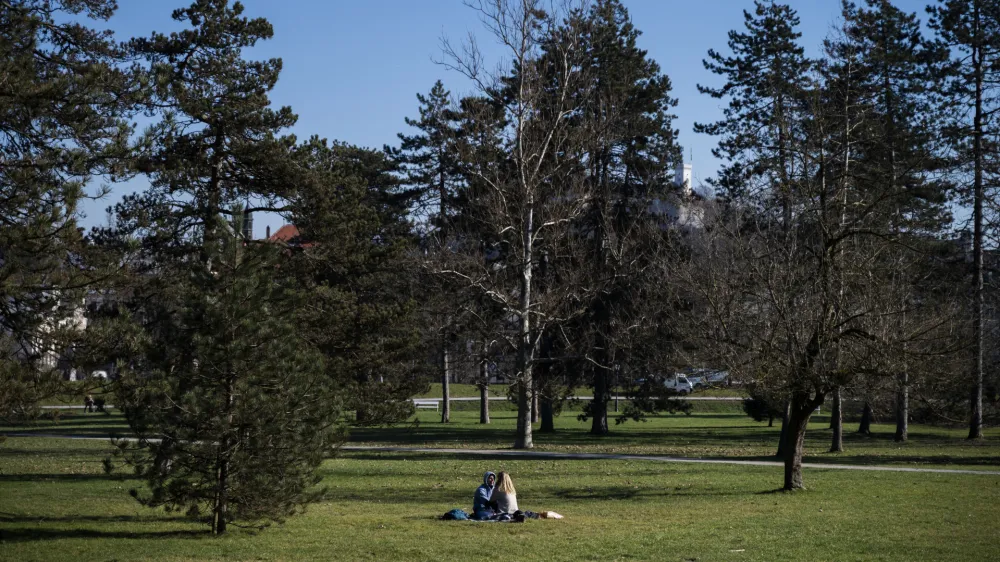 ValentinovoPark Tivoli- 14.2.2024 - Pomlad je pri&scaron;la v mesto.// FOTO: Nik Erik Neubauer