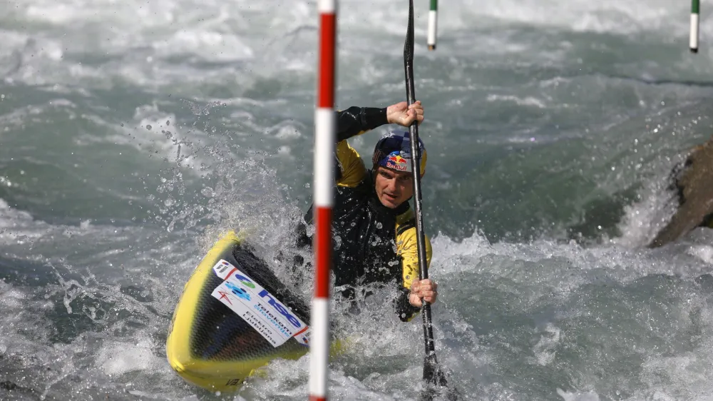 Peter Kauzer10.5.2024 - medijsko druženje s kajaka&scaron;i in kanuisti ter vodstvom reprezentance z novinarsko konferenco, na kateri bodo spregovorili o pripravljenosti ter pričakovanjih na evropskem prvenstvu v slalomu na divjih vodah, ki bo v Tacnu Foto Luka Cjuha
