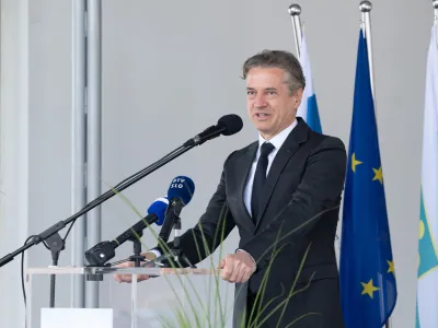 Murska Sobota, ploscad pred ZD Murska Sobota.Slovesnost ob 95-letnici Zdravstvenega doma Murska Sobota in odprtju novih prostorov, ki sta se je udelezila tudi predsednik vlade Robert Golob in ministrica za zdravje Valentina Prevolnik Rupel.