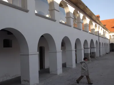 Fužinski grad, zasteklitev - Muzej za arhitekturo in oblikovanje - Fužine - fužinski grad,//FOTO: Jaka AdamičOPOMBA: ZA OBJAVO V ČASOPISU DNEVNIK