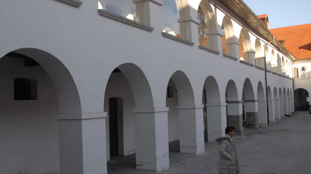 Fužinski grad, zasteklitev - Muzej za arhitekturo in oblikovanje - Fužine - fužinski grad,//FOTO: Jaka AdamičOPOMBA: ZA OBJAVO V ČASOPISU DNEVNIK