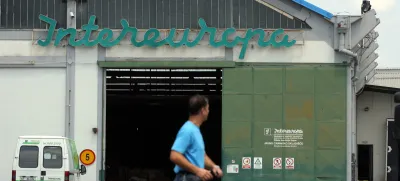 Skupščina koprske logistične družbe Intereuropa, ki je v večinski lasti Pošte Slovenije, je v četrtek izglasovala, da se družba umakne z Ljubljanske borze. Foto: Luka Cjuha