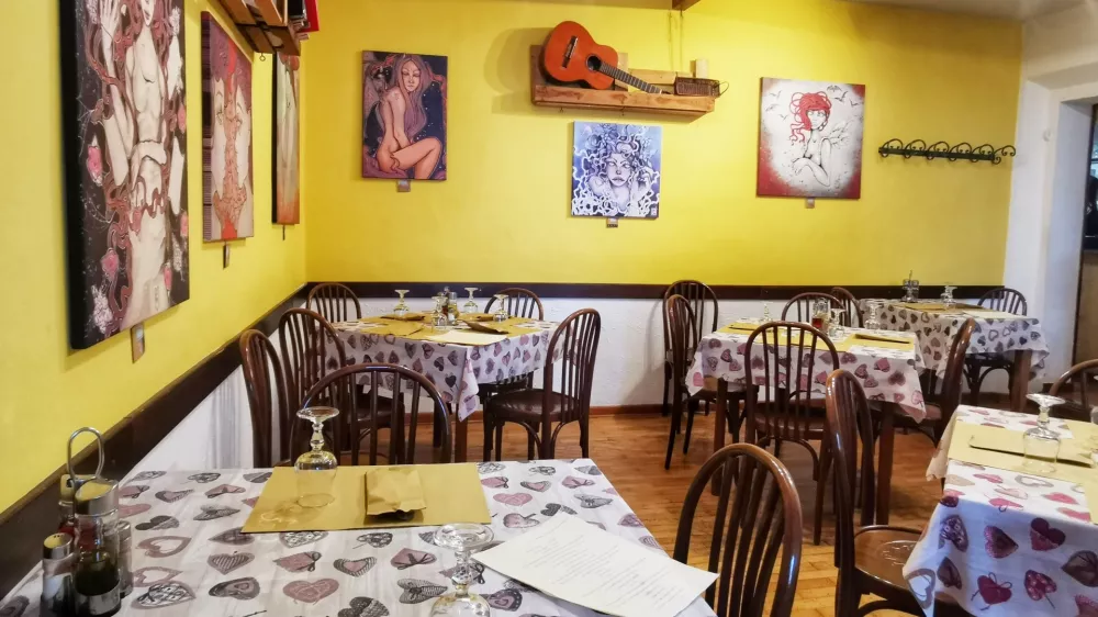 Notranjost pri Ferlugi / Foto: Miha First